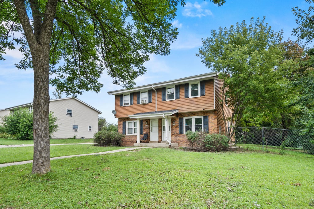 6536 N 106th St 6538, Milwaukee