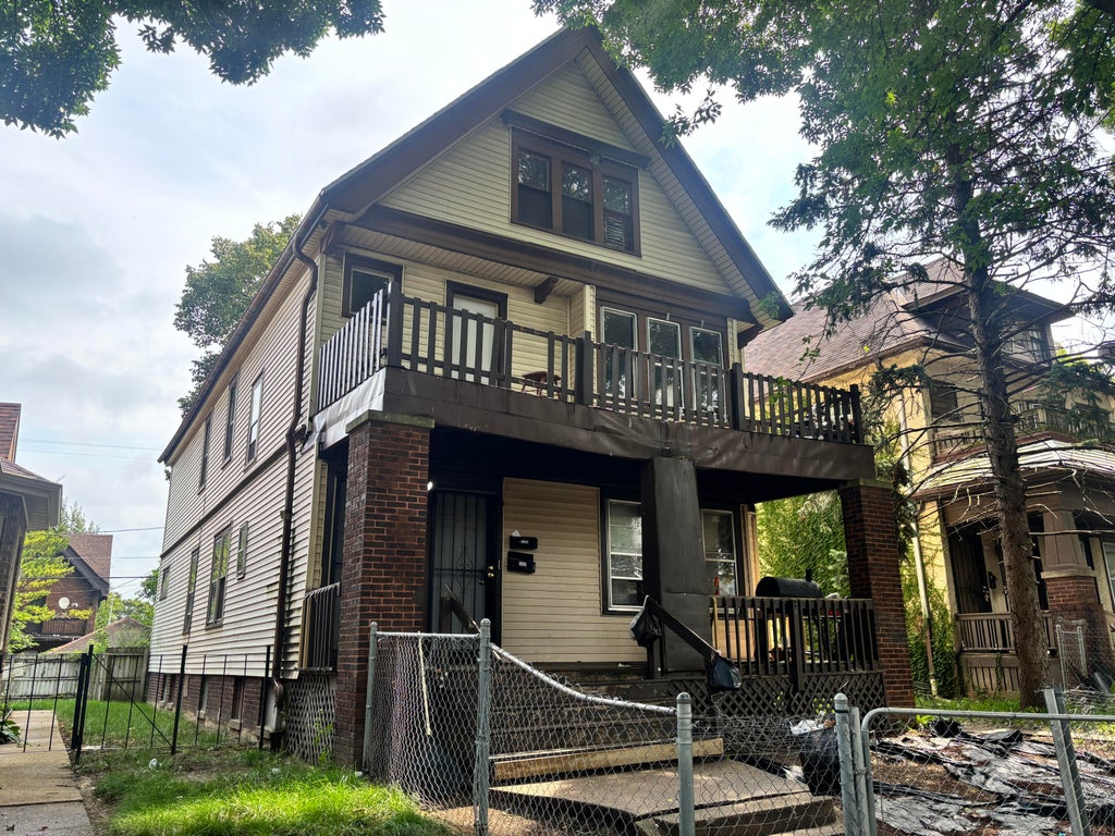 2320 N 44th St 2322, Milwaukee