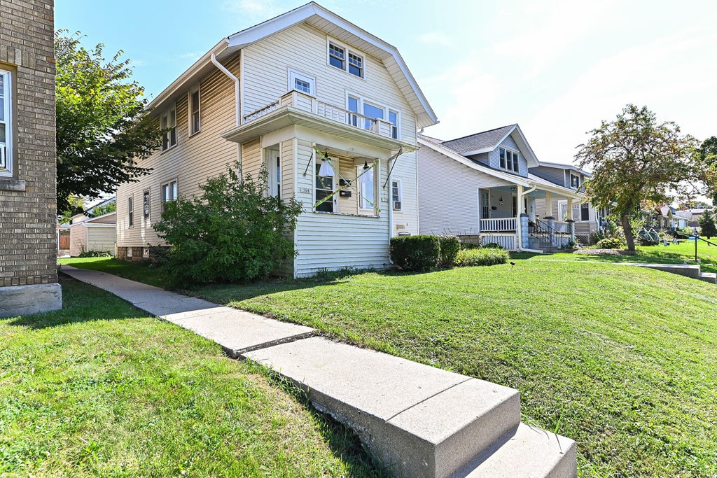 1308 S 76th 1310 St, West Allis