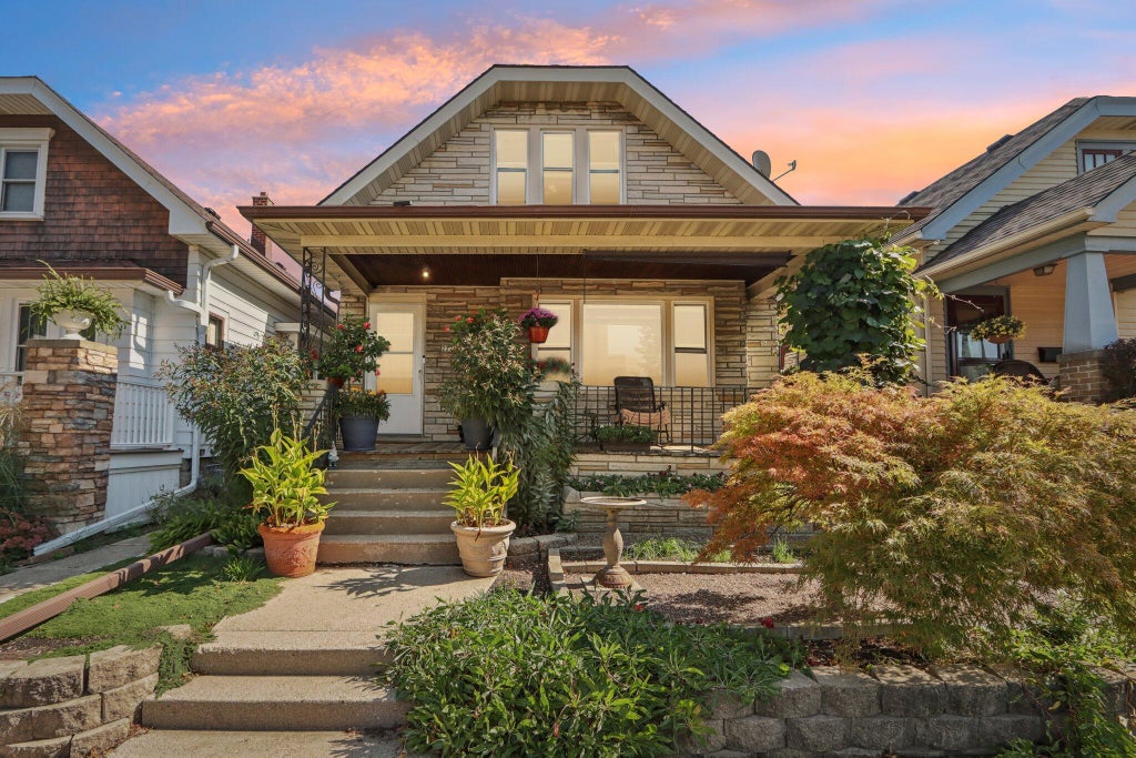 2226 S 60th St, West Allis