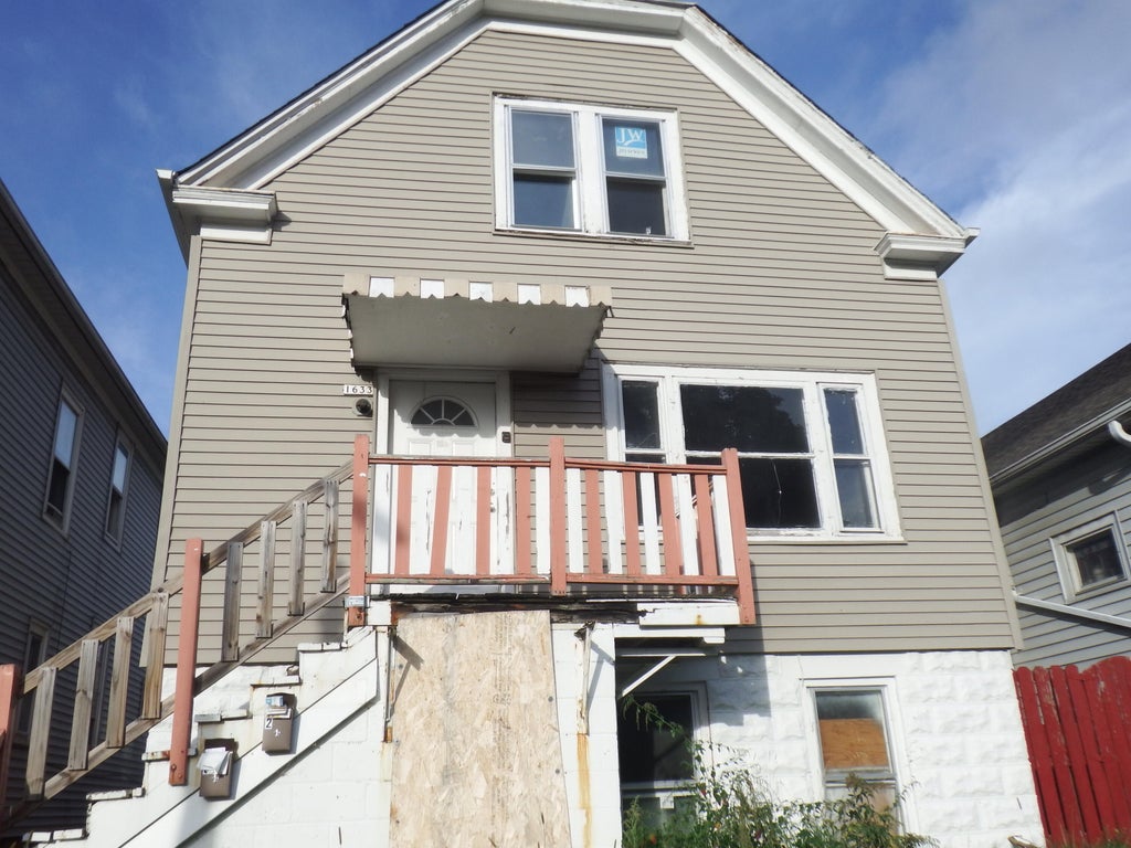 1633 S 30th St, Milwaukee