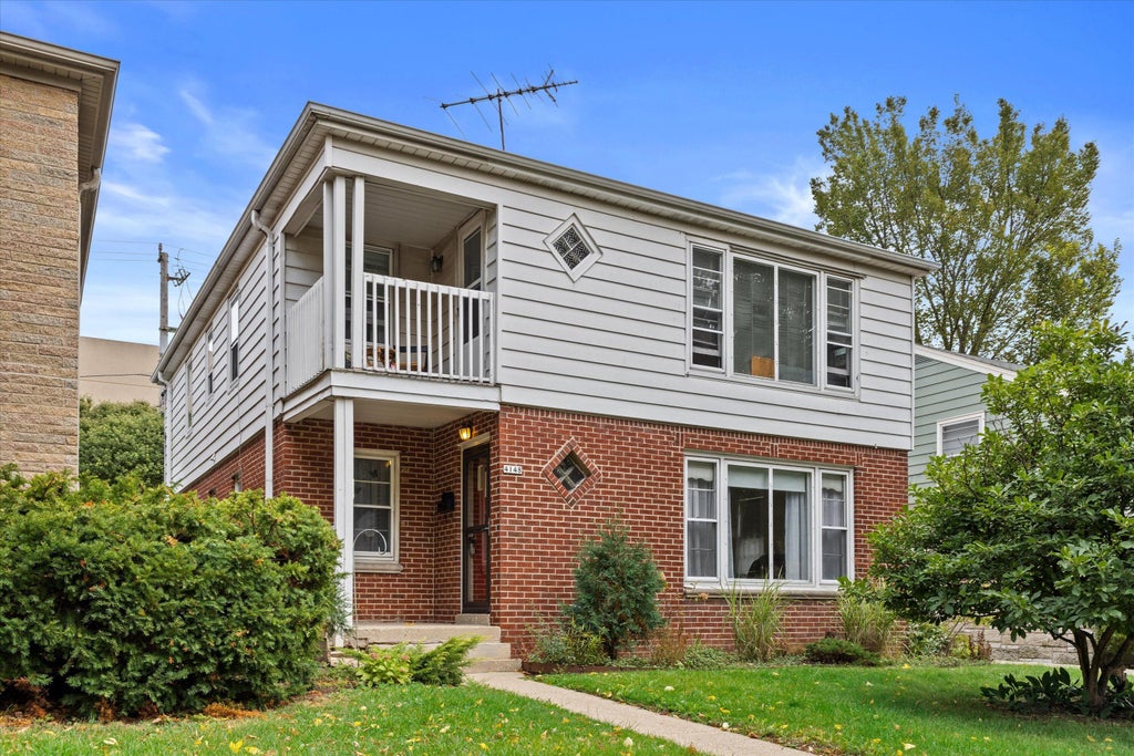 4146 N Bartlett Ave 4148, Shorewood