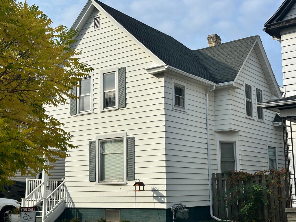 1702 N 12th St 1704, Sheboygan