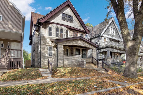 2349 N 44th St 2351, Milwaukee