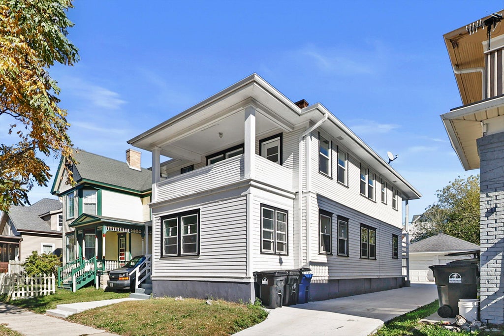 921 Grand Ave, Racine