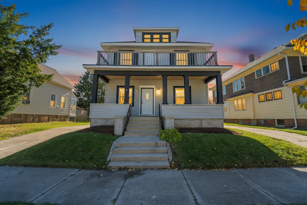 1227 Bluff Ave A, Sheboygan