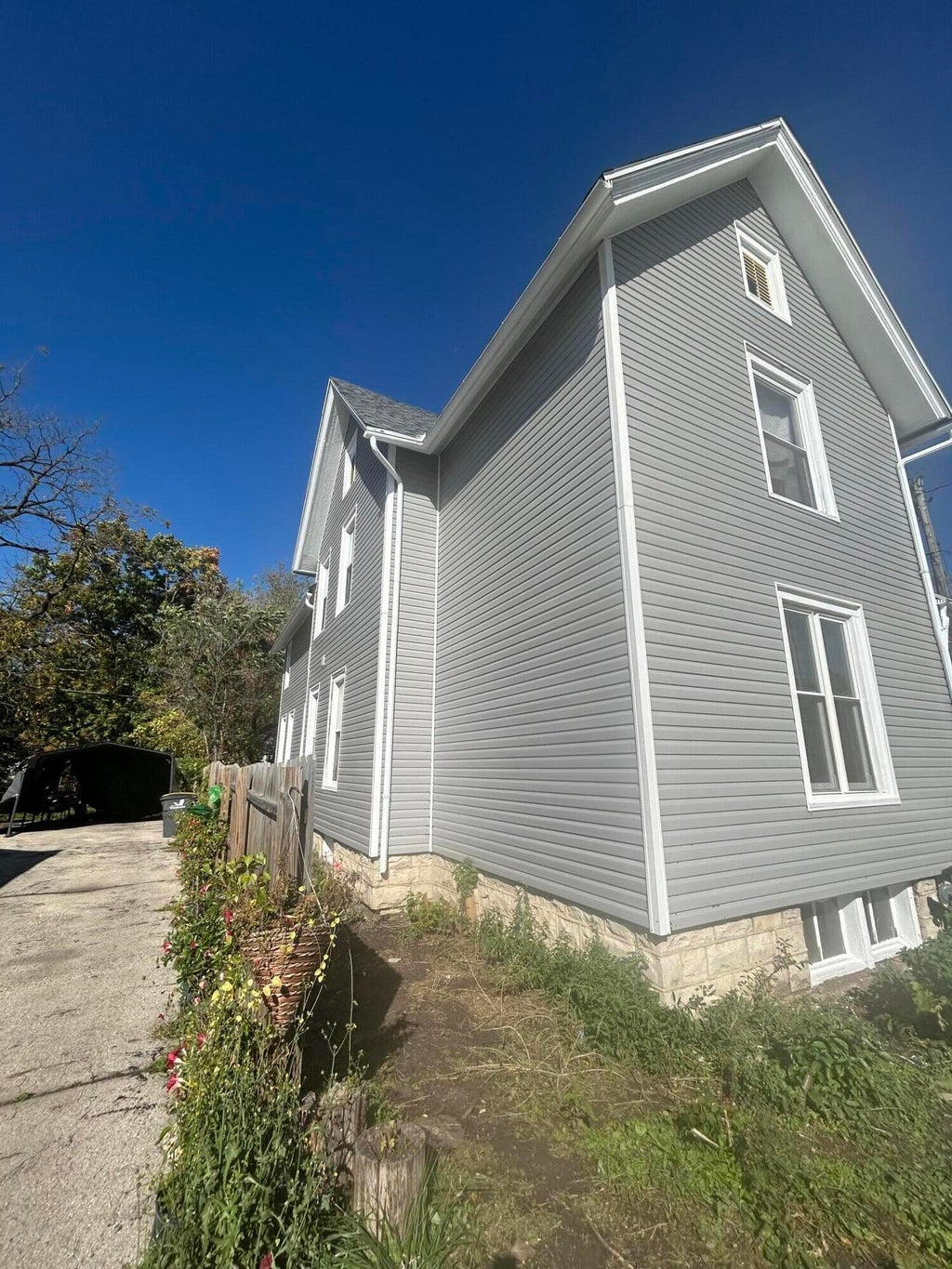 512 E Main St, Waukesha