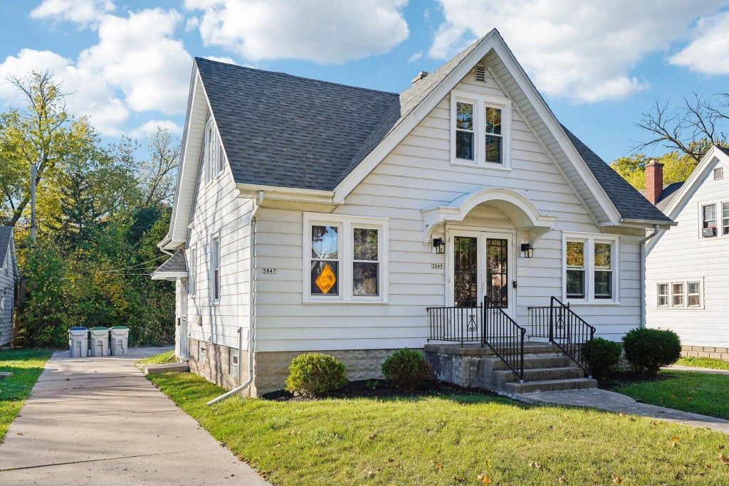 5847 N 40th St 5849, Milwaukee