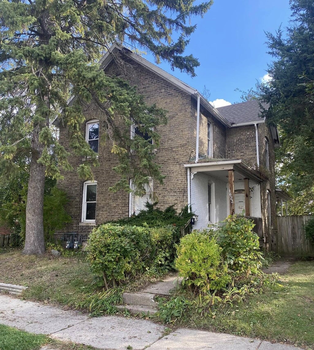 1623 Charles St, Racine