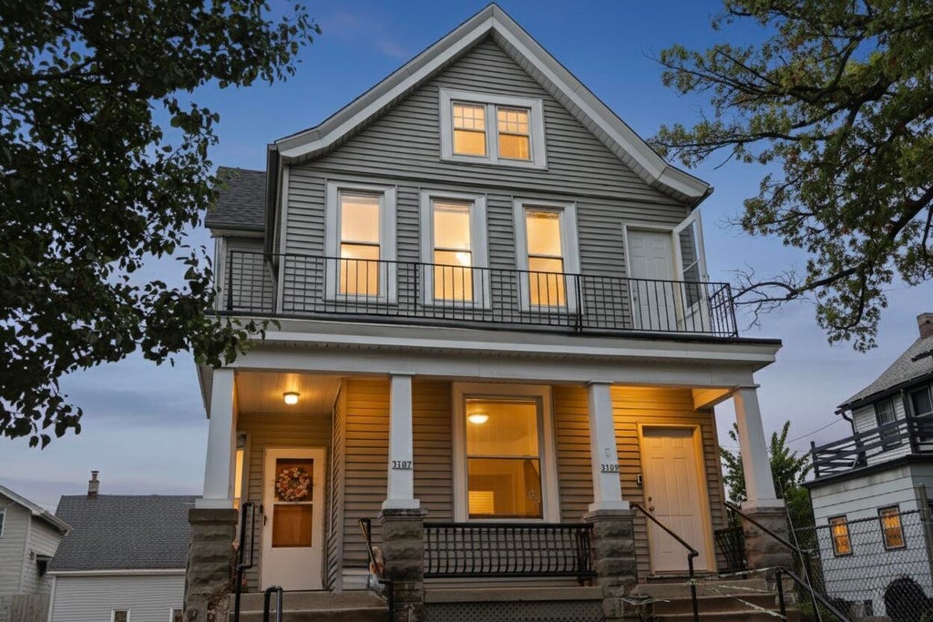 3107-3109 W Scott St, Milwaukee