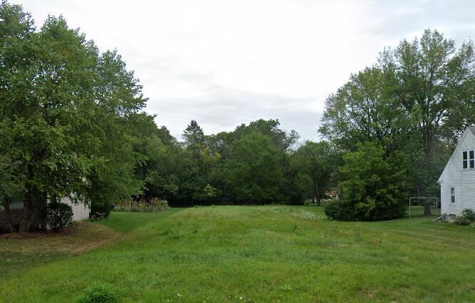 8498 N 68th St, Brown Deer