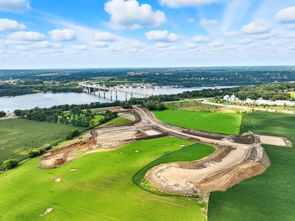 1262 Wisconsin 35, St Joseph