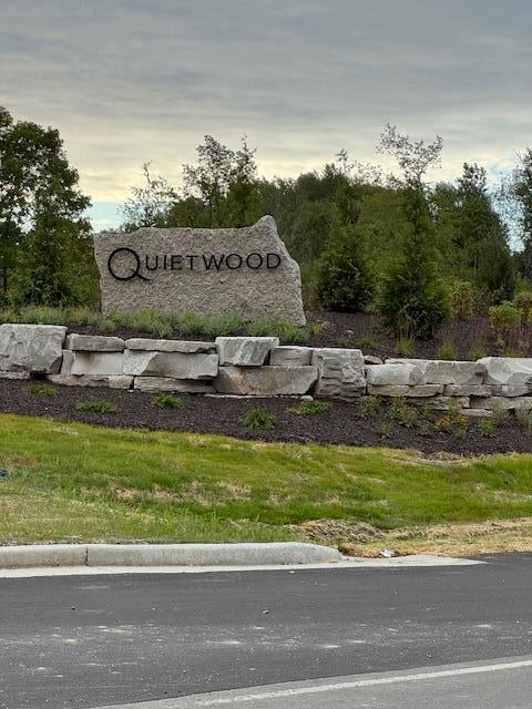 N51w19033 Quietwood Dr Lt16, Menomonee Falls
