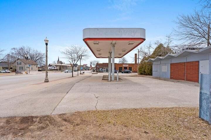 2106 Washington St, Two Rivers