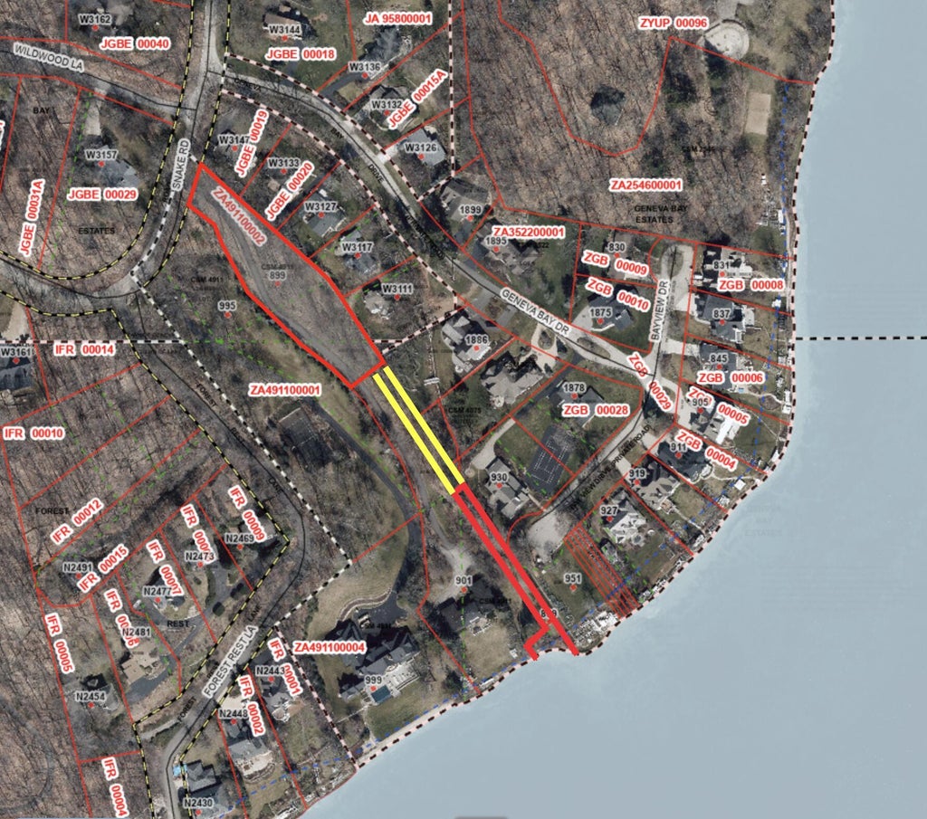 899 Snake Rd, Lake Geneva