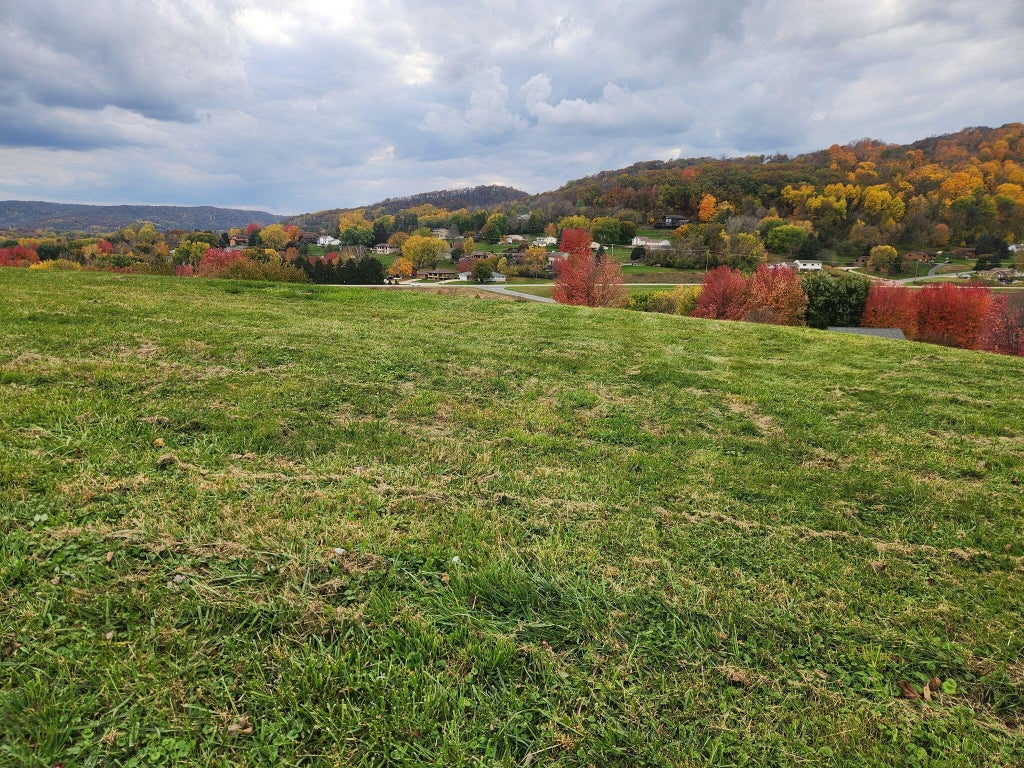 225 Red Apple, La Crescent