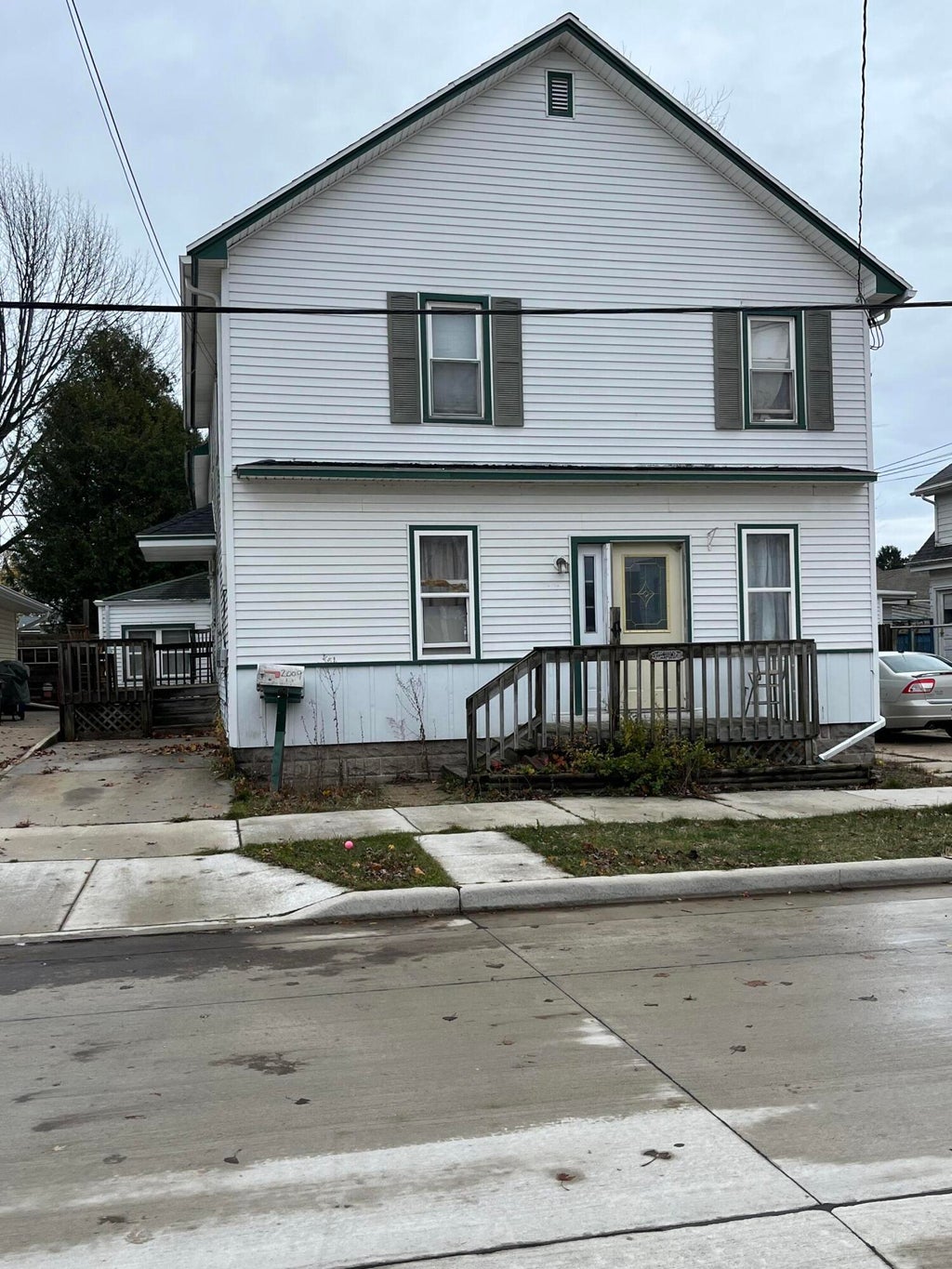 2009 Madison St, Two Rivers