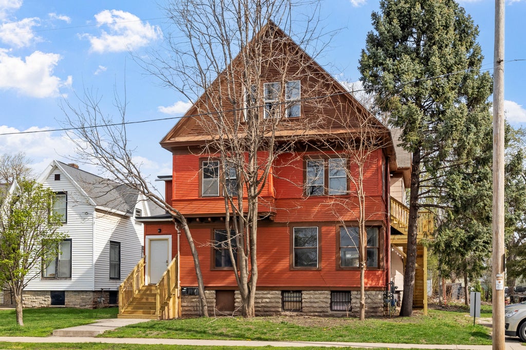 113 W Division St, Fond Du Lac