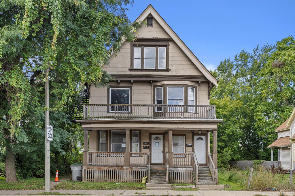 2213 N Holton St 2215, Milwaukee