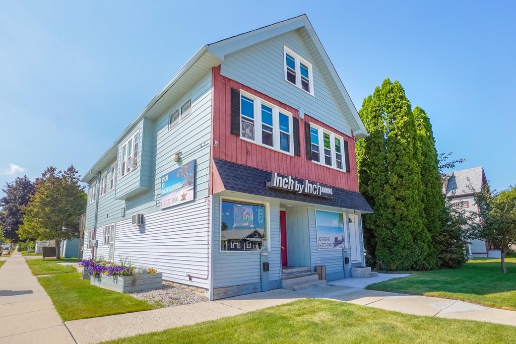 2191 S 60th St, West Allis