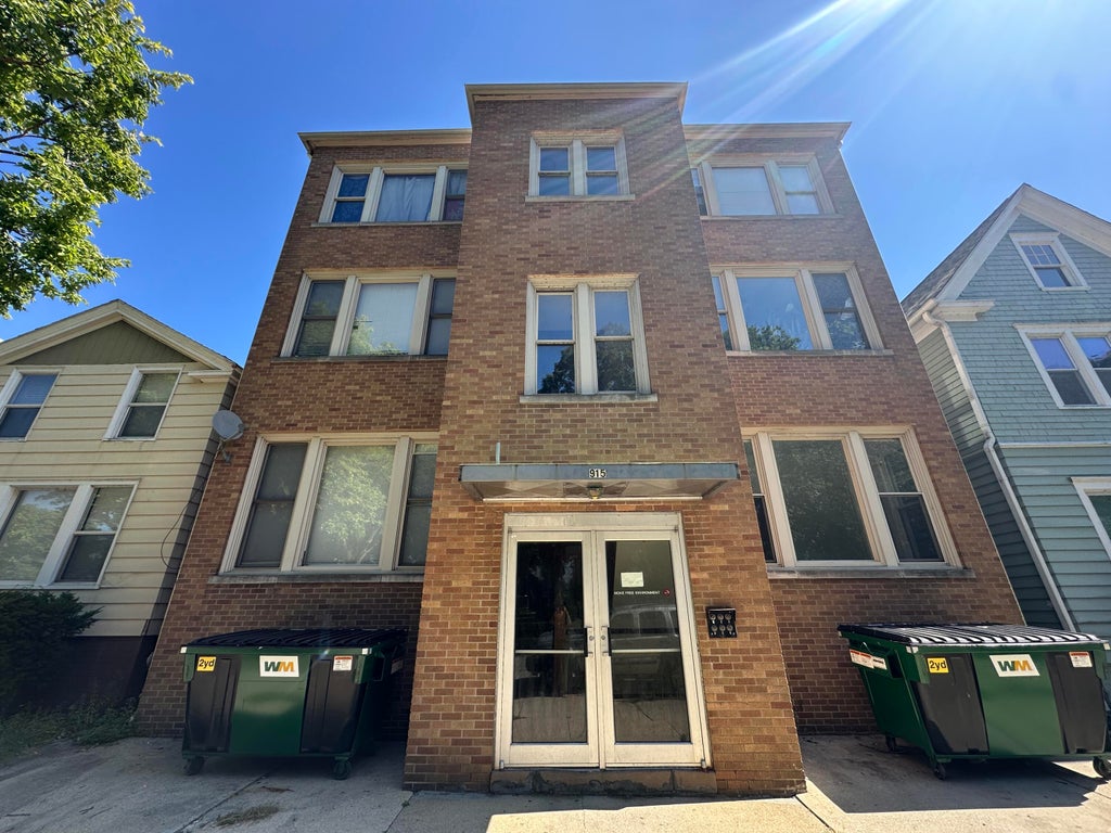 915 College Ave, Racine