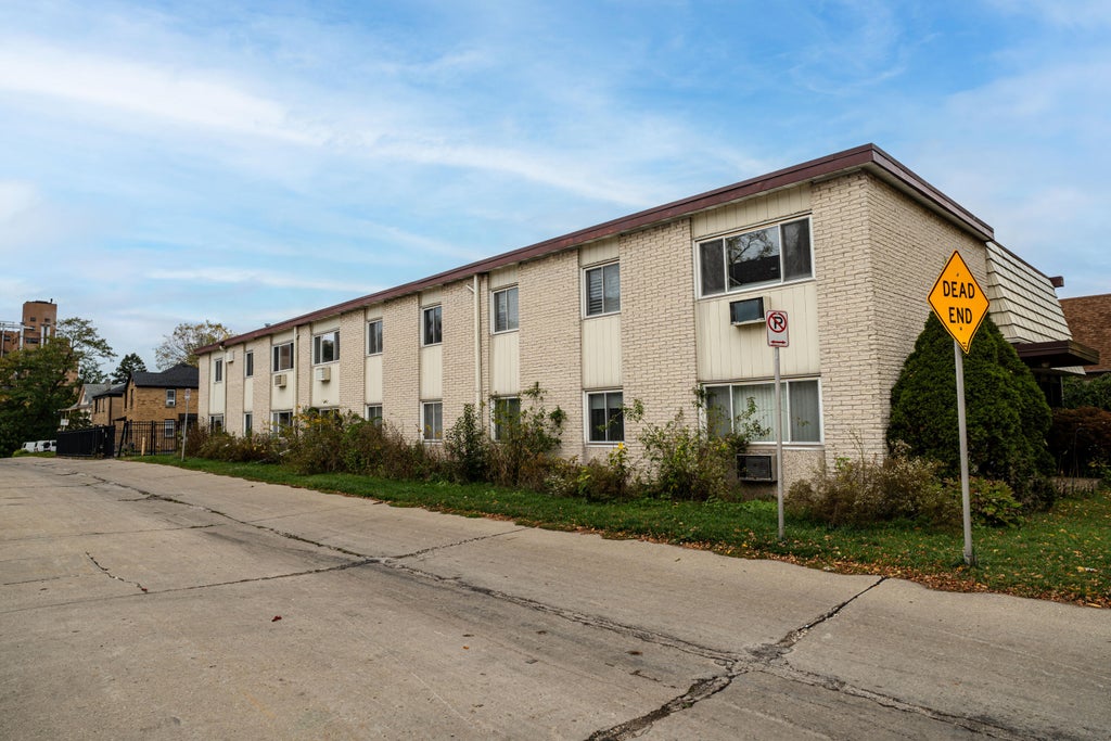 935 N 37th St 937, Milwaukee