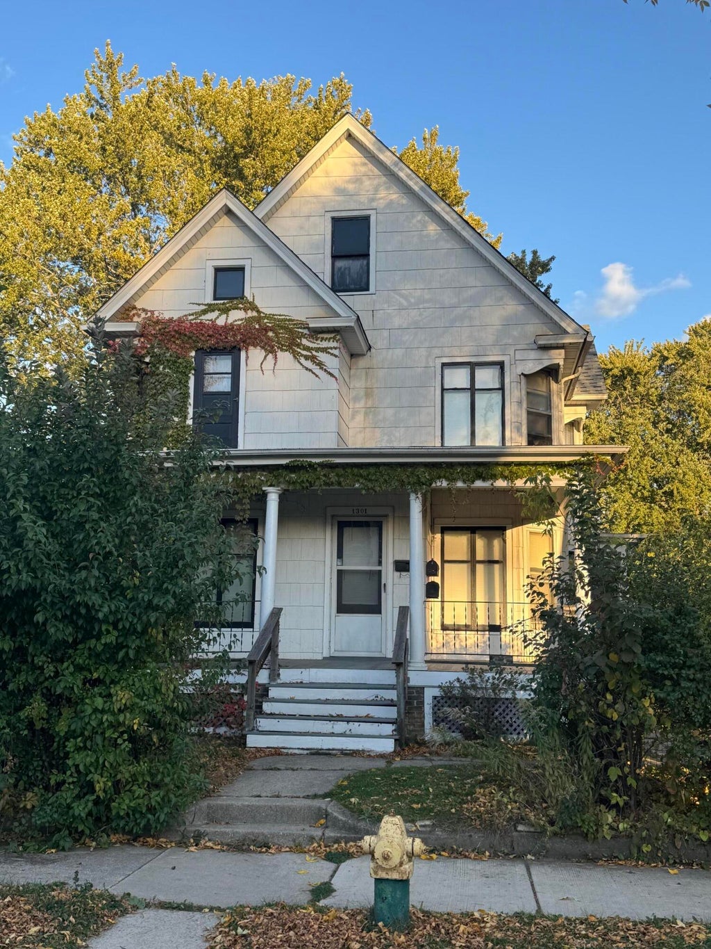 1301 Summit Ave, Racine