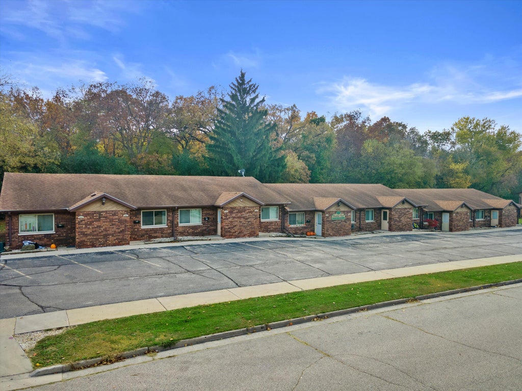 643 Meadow Ln, Burlington