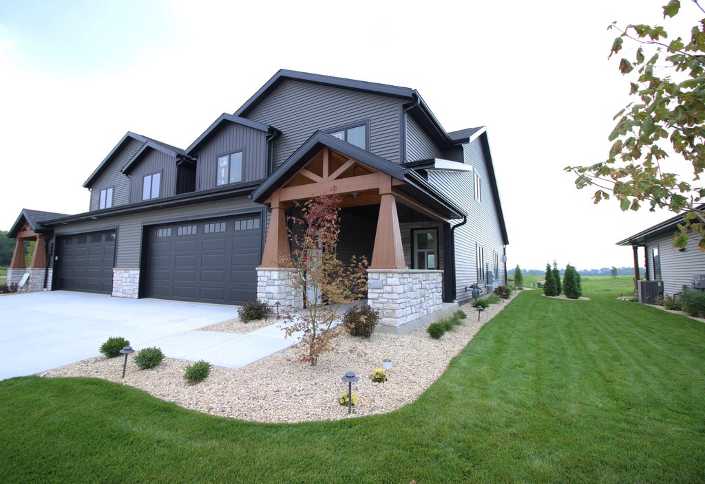 365 Ridge View Dr, Milton