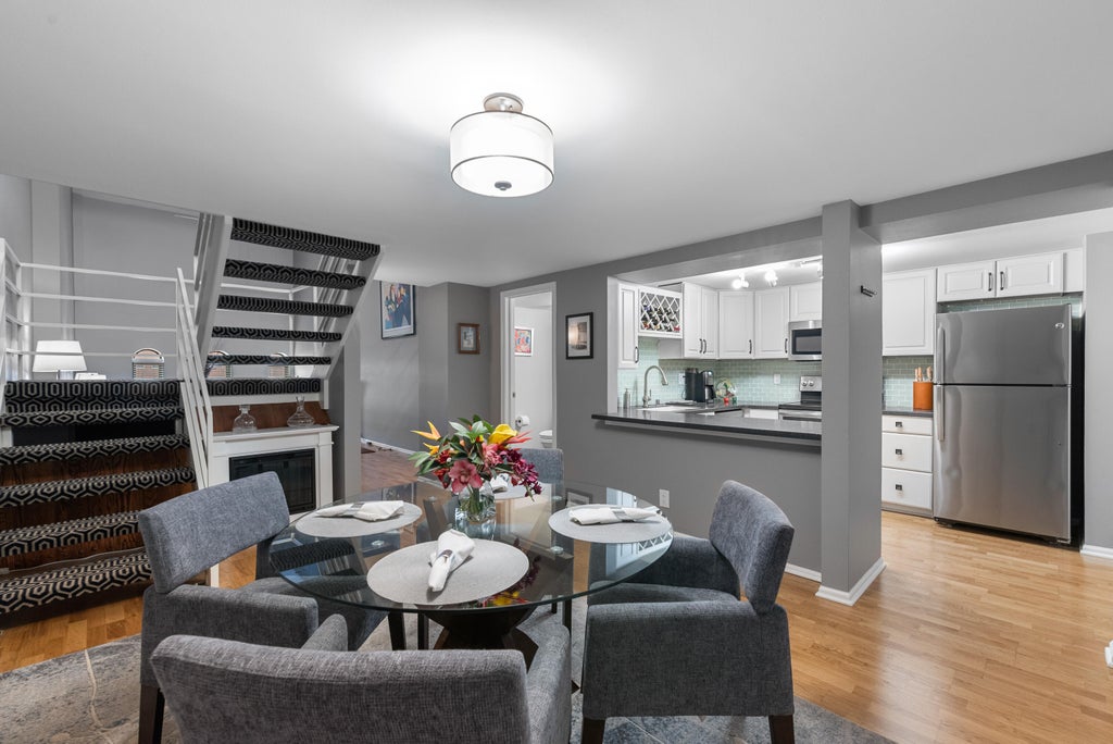 270 E Highland Ave 1021, Milwaukee