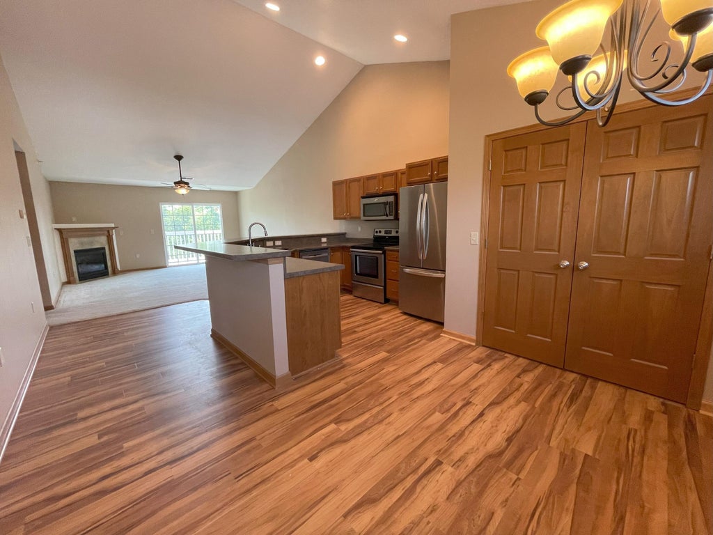 921 Village Center Dr 203, Mount Pleasant