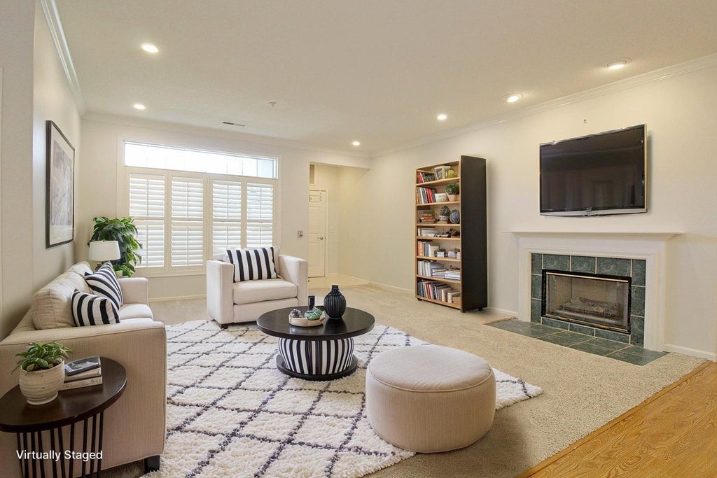 6826 S 34th St, Franklin