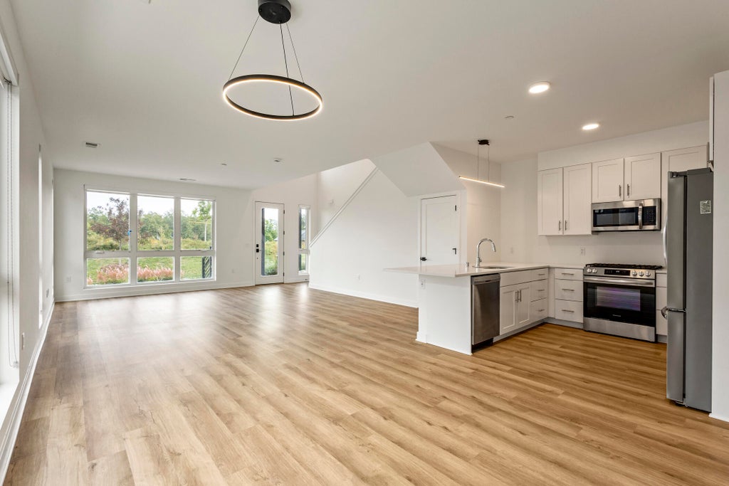 9378 S Alder Pl 106, Oak Creek