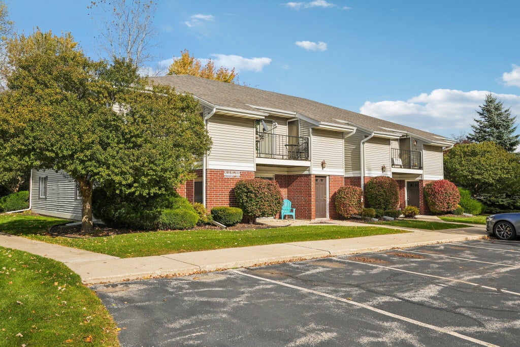 N110w17098 Ashbury Ln 5, Germantown