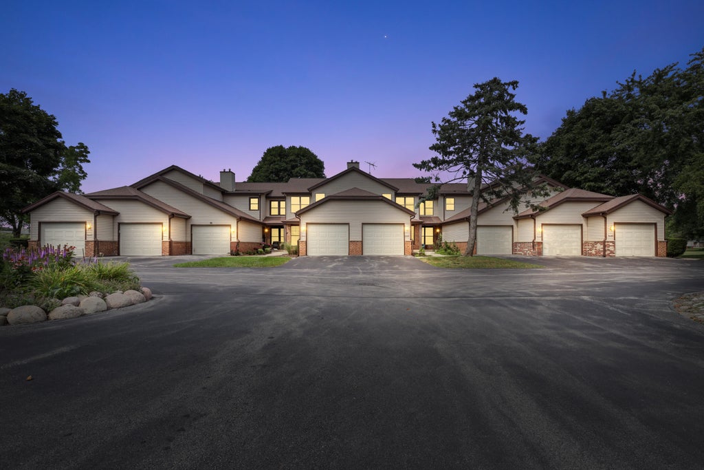 8127 S Legend Dr D, Franklin