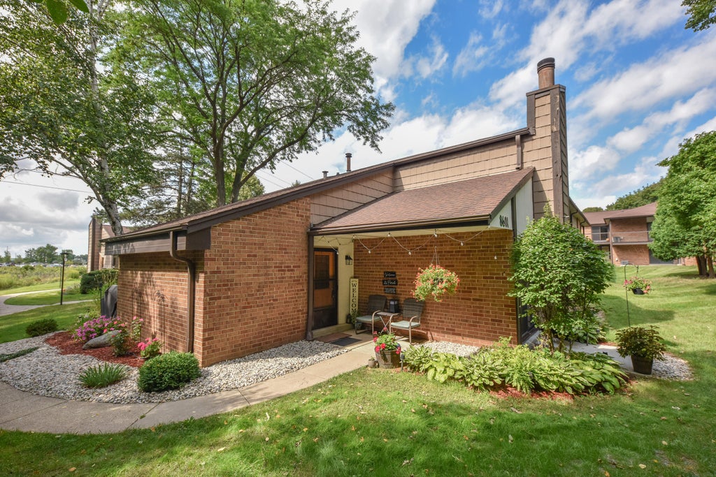 8601 N Servite Dr, Milwaukee