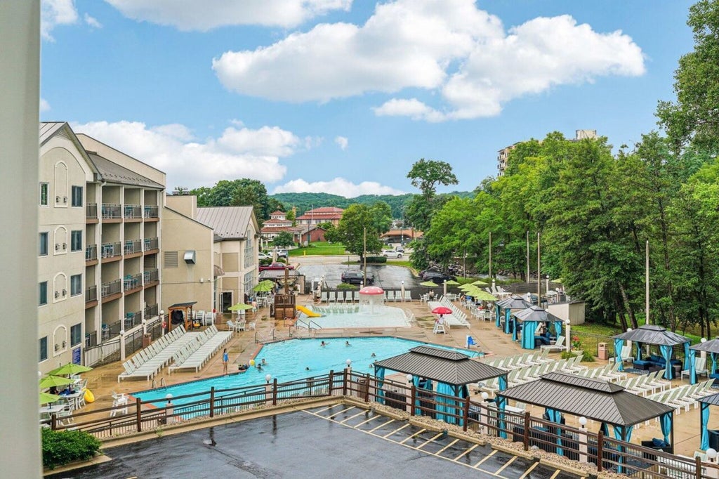 111 Center St 342, Lake Geneva