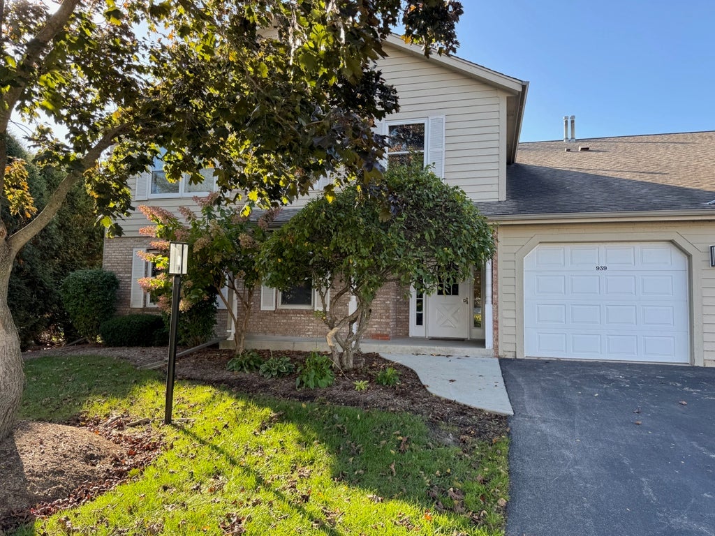 939 Crestwood Dr 1d, Burlington