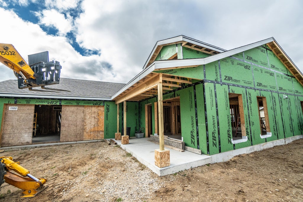 1102 Harbor Ave, West Bend