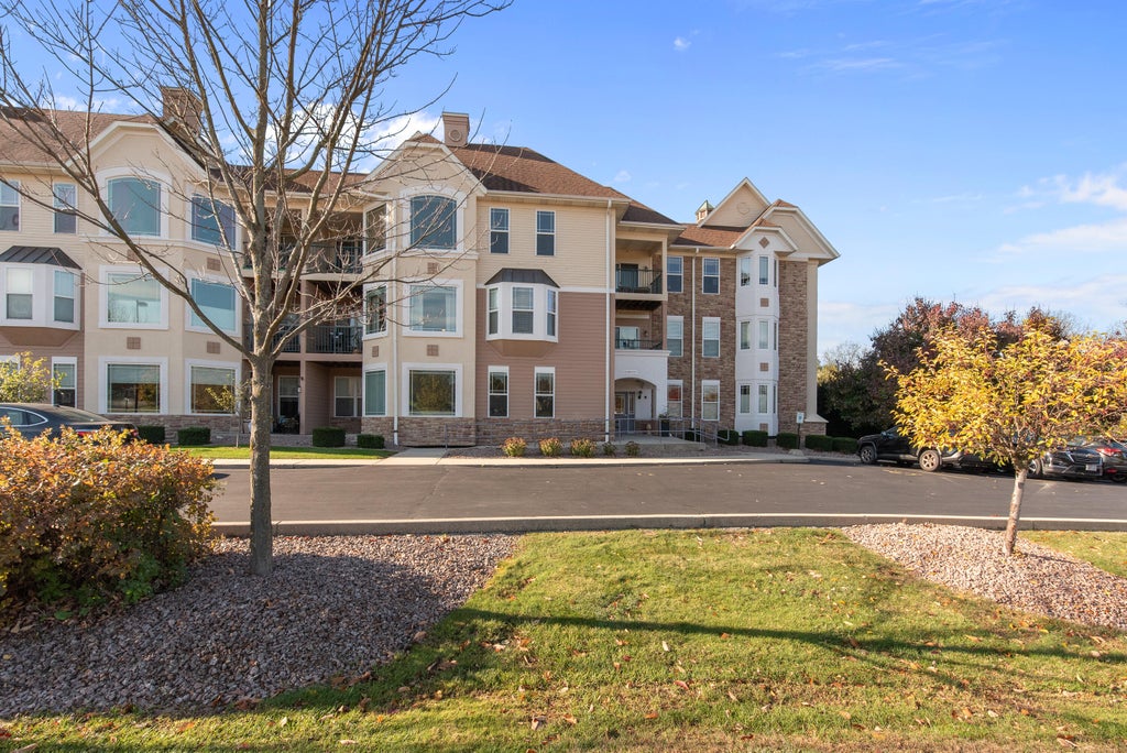 N74w13737 Appleton Ave 107, Menomonee Falls