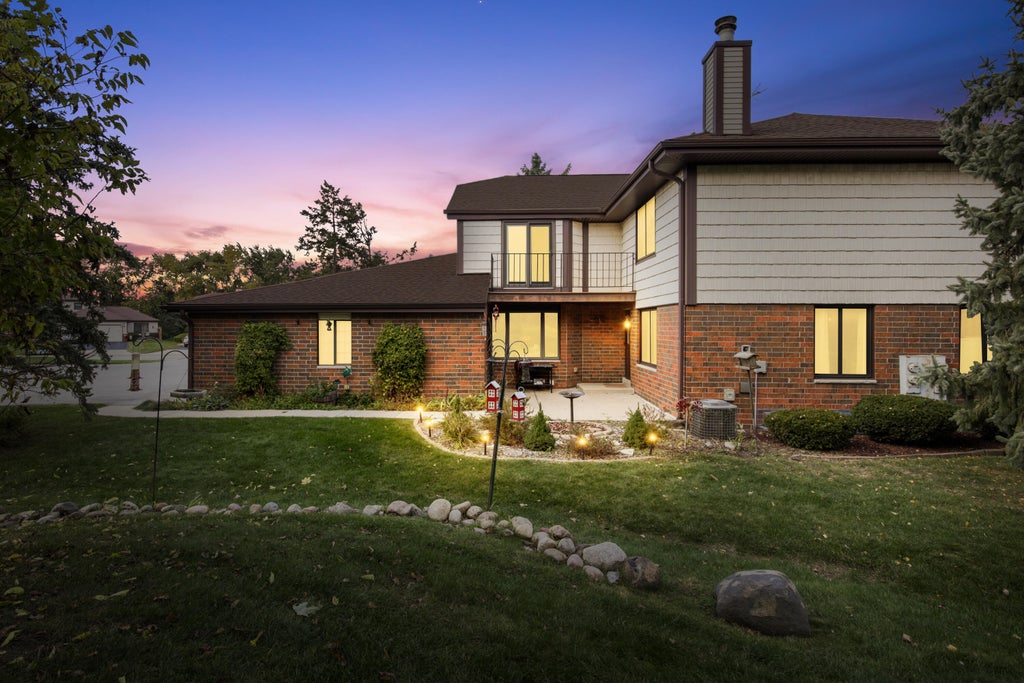 8124 S Legend Dr, Franklin