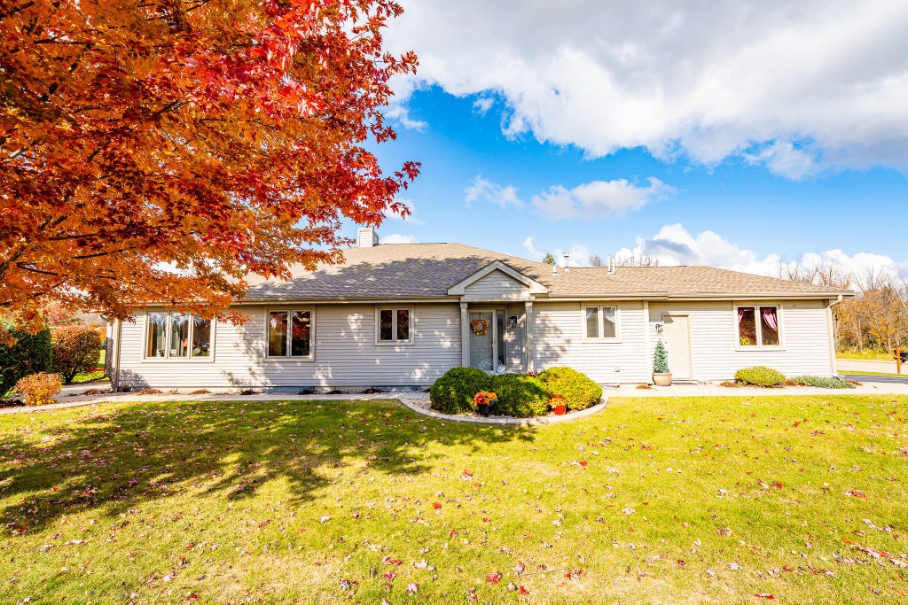 W174n8125 Shady Ln, Menomonee Falls