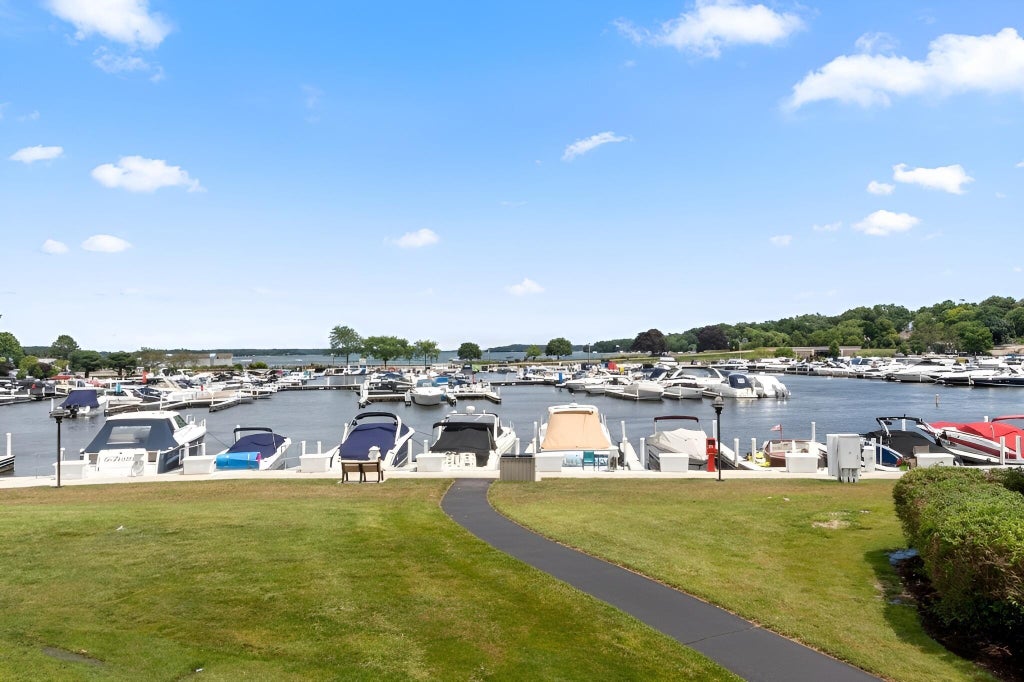 12 Abbey Villa Cir C, Fontana