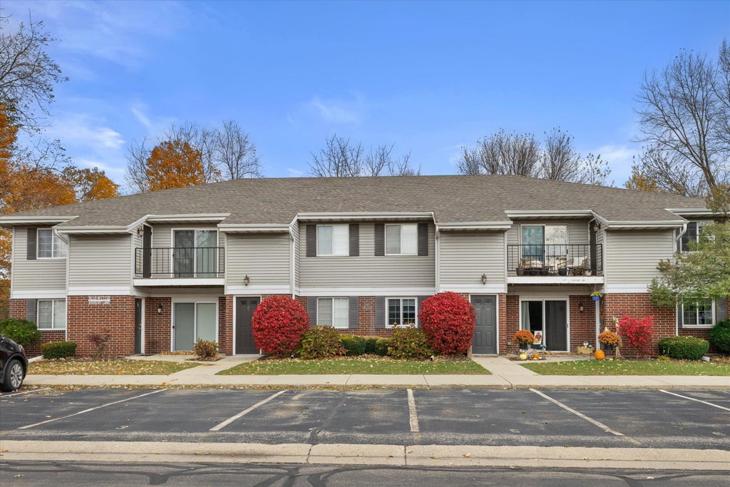 N110w17158 Ashbury 1-6, Germantown