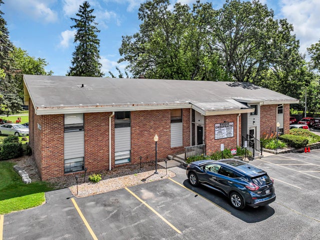 10555 W Parnell, Hales Corners