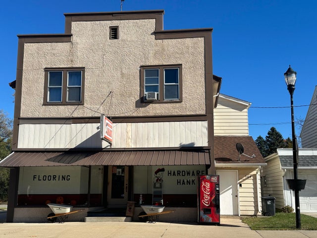 502 S Main, Cedar Grove