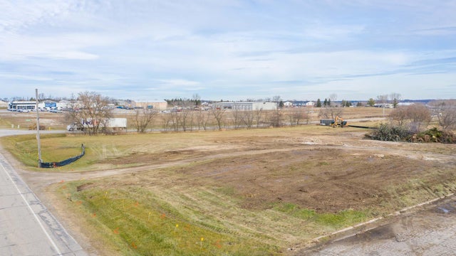 2575 S Main, West Bend