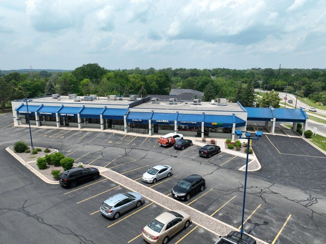 827 S Rochester, Mukwonago