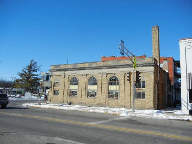 100 N Main, Walworth