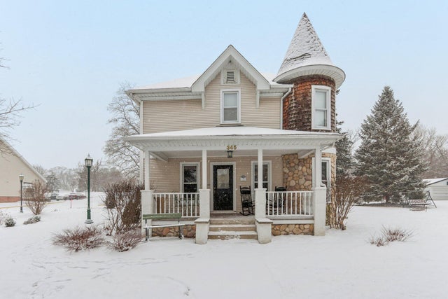 345 Cottonwood, Hartland